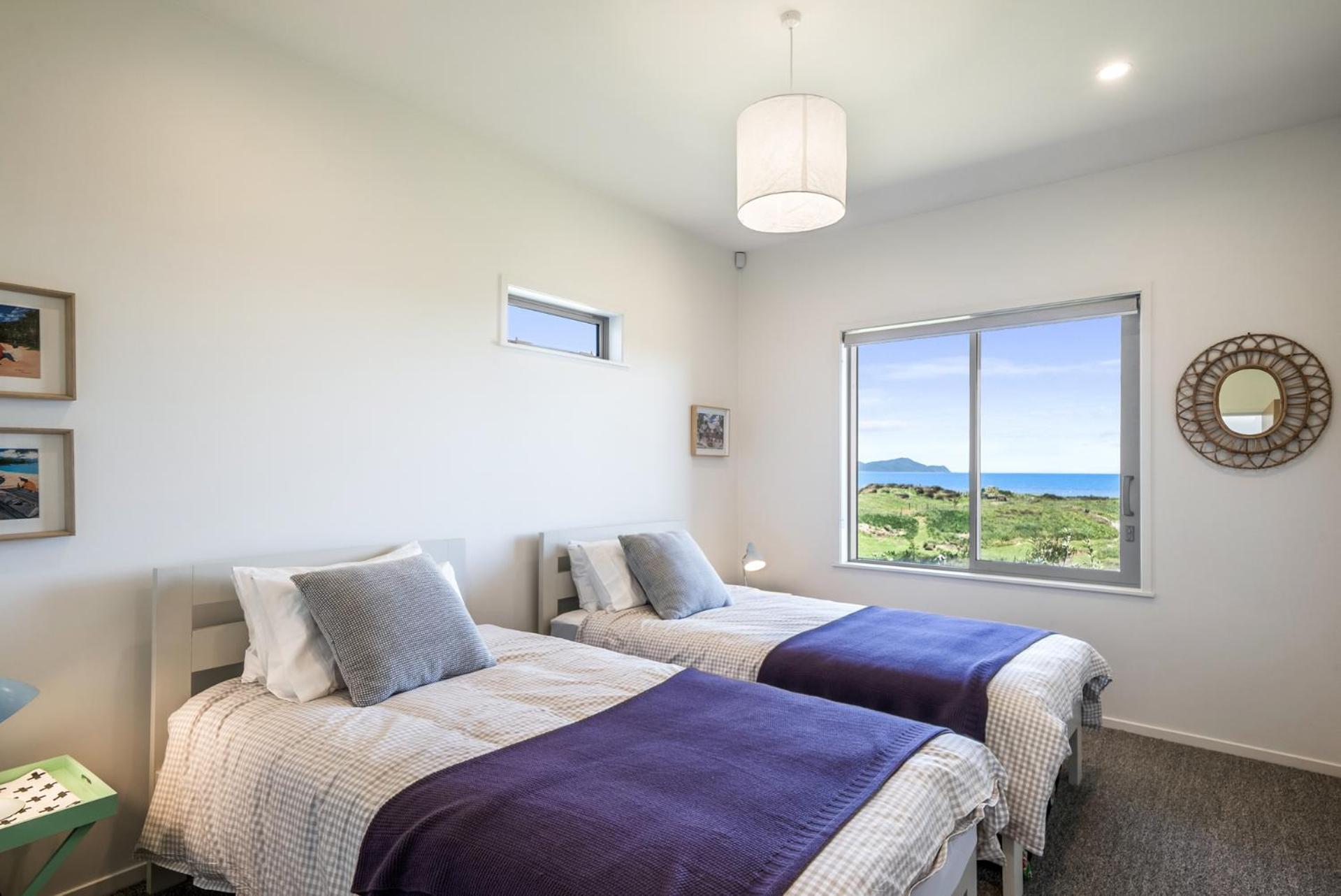 Sunset Over Kapiti - Waikanae Holiday Home Exterior photo