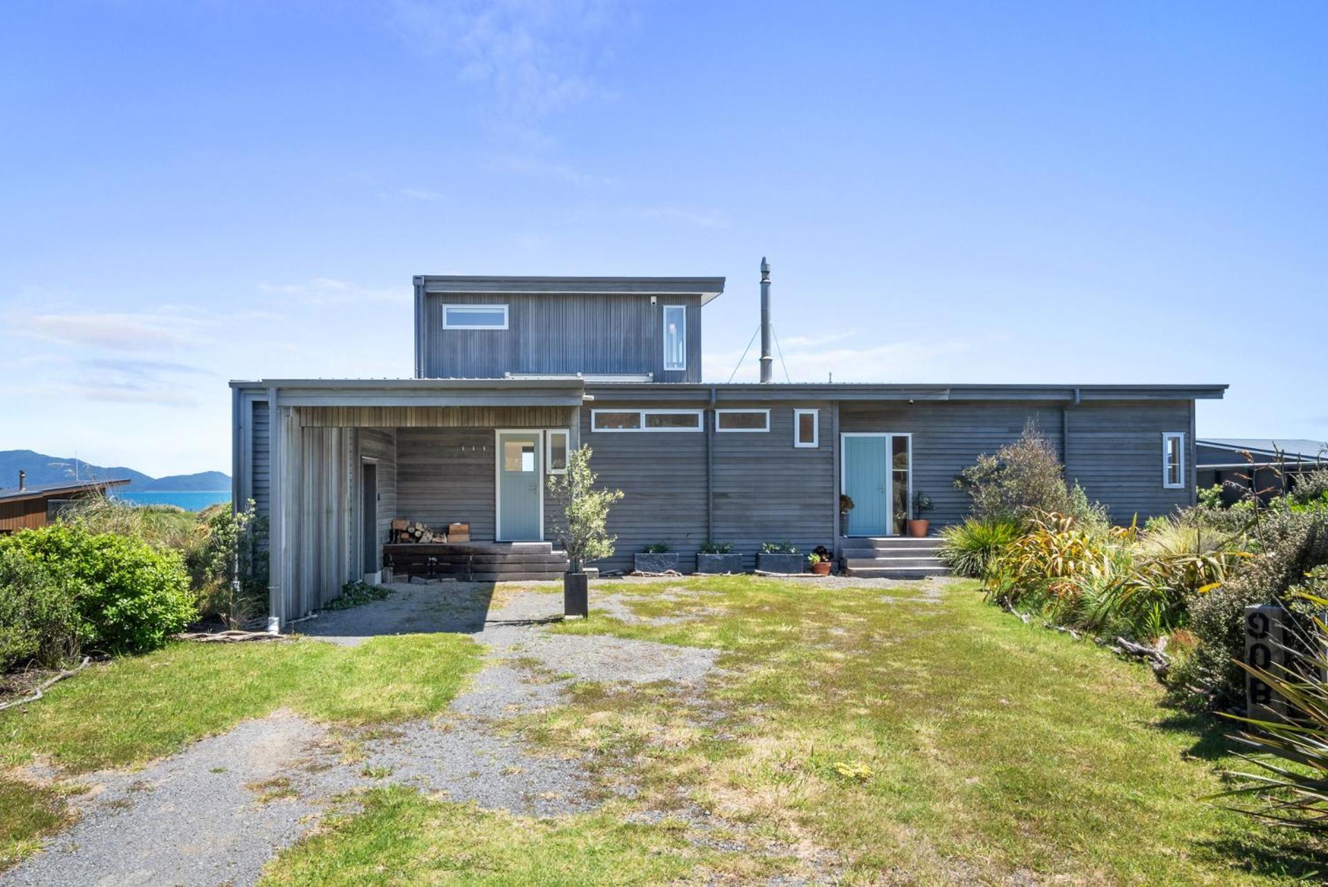 Sunset Over Kapiti - Waikanae Holiday Home Exterior photo