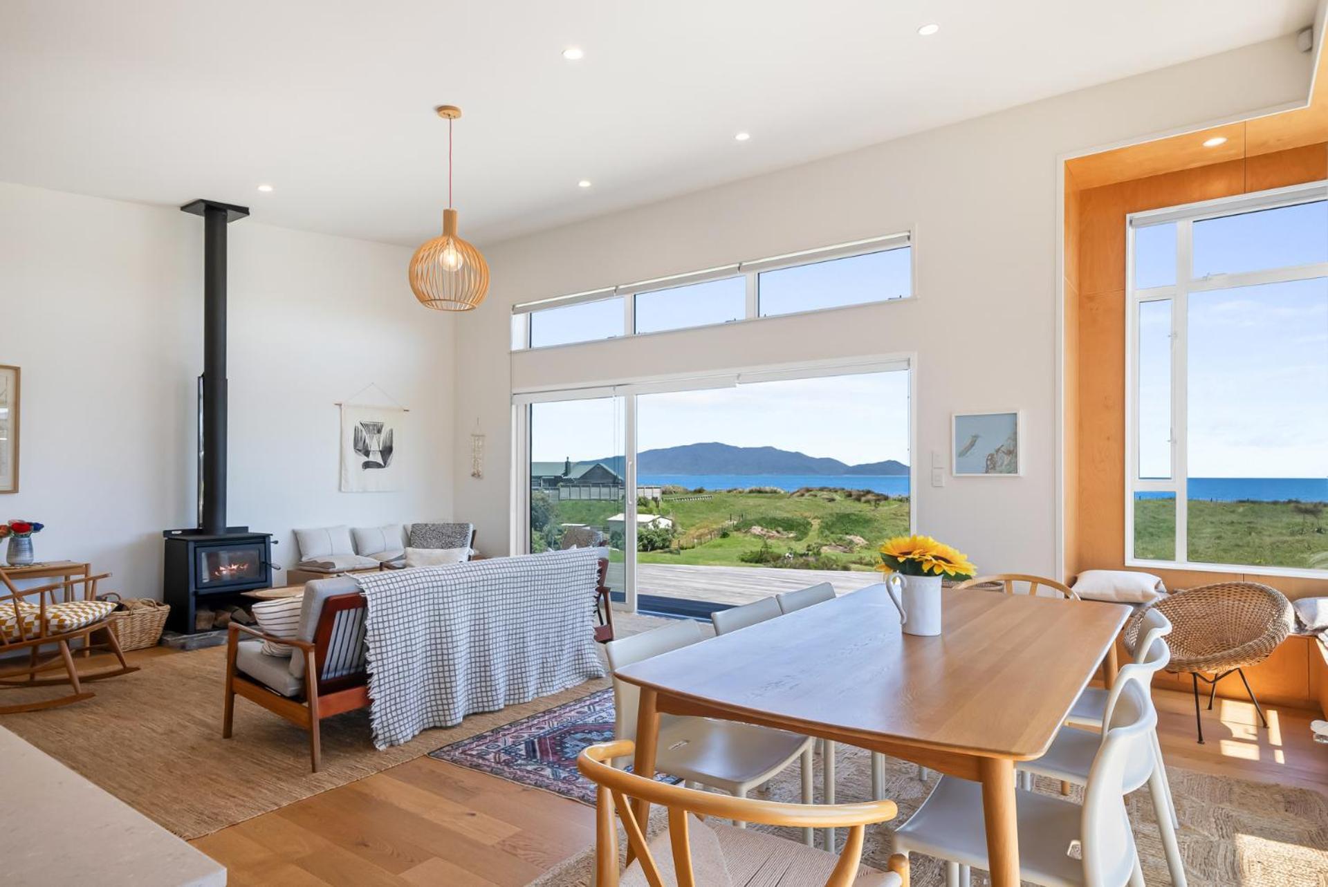 Sunset Over Kapiti - Waikanae Holiday Home Exterior photo