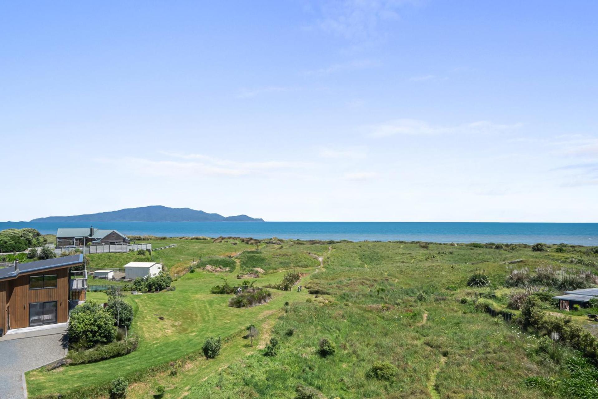 Sunset Over Kapiti - Waikanae Holiday Home Exterior photo