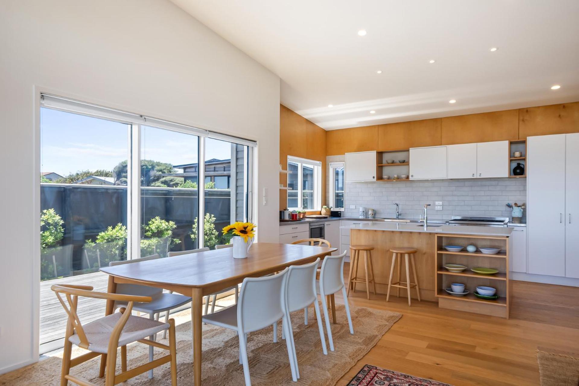 Sunset Over Kapiti - Waikanae Holiday Home Exterior photo